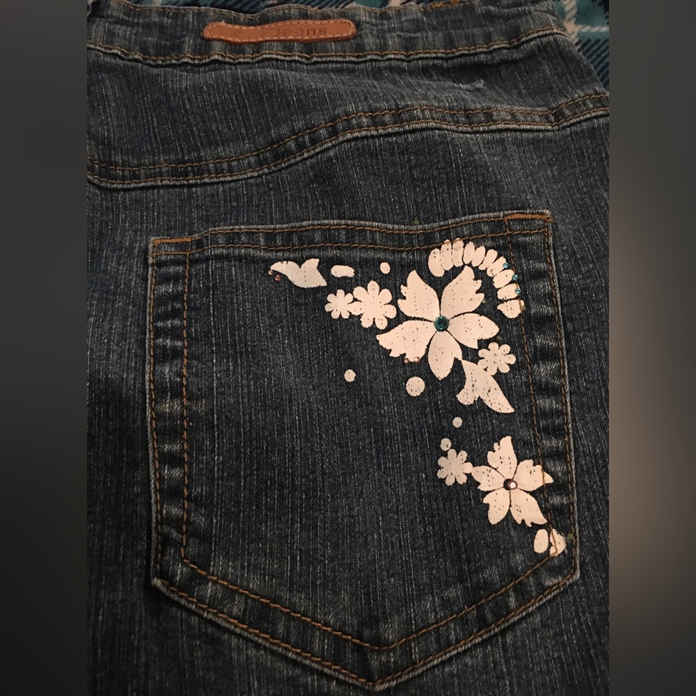 - Woman’s Capri style Denim jeans.